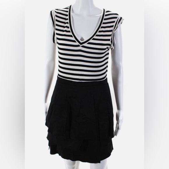 BCBC Max Azria Womens
Striped‎ Short Sleeved Tiered
Dress White Black Size S - Picture 1 of 7